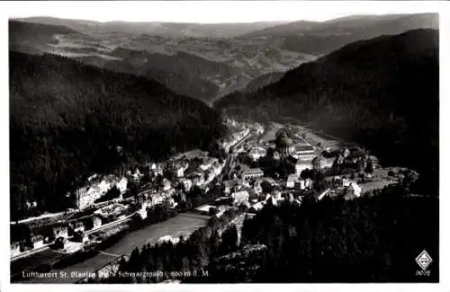 Ak St. Blasien im Schwarzwald, Fliegeraufnahme vom Ort