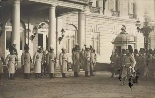 Foto Ak Karlsruhe in Baden Württemberg, Deutsche Soldaten in Uniformen, Parade