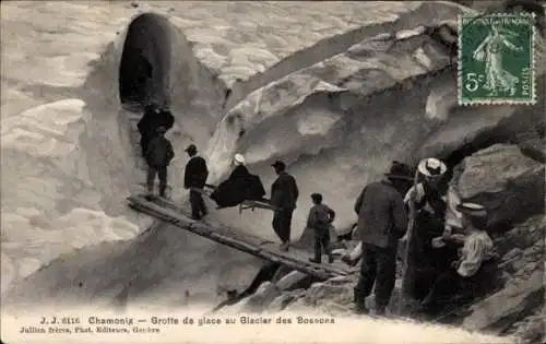 Ak Chamonix Mont Blanc Haute Savoie, Grotte de glace au Glacier des Bossons