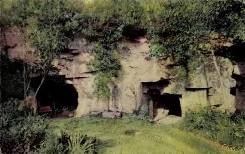 Ak Bourgueil Indre et Loire, L'entree des Caves de Chevrette