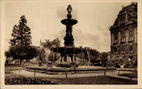 Ak Limoges Haute Vienne, Fontaine de l'Hotel de Ville