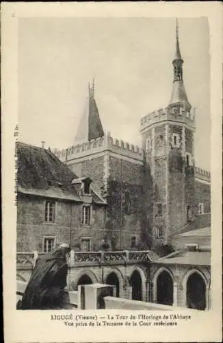 Ak Ligugé Vienne, La Tour de l'Horloge de l'Abbaye, Vue prise de la Terrasse de la Cour interieure