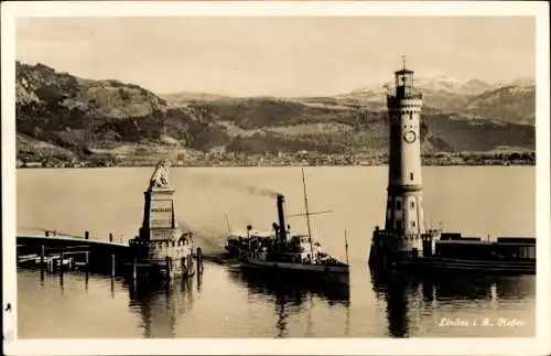 Ak Lindau am Bodensee Schwaben, Hafeneinfahrt, Dampfer