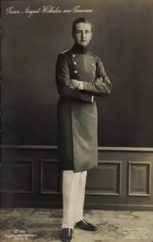 Ak August Wilhelm Prinz von Preußen, Standportrait in Uniform, PH 2103