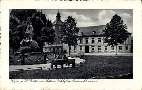 Ak Siegen in Westfalen, am unteren Schloss, Bismarckdenkmal