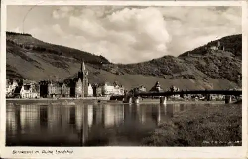 Ak Bernkastel an der Mosel, Blick über den Fluss auf Ruine Landshut