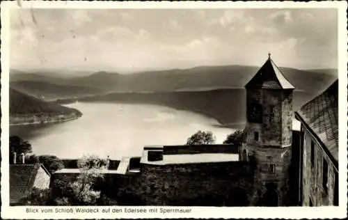 Ak Waldeck am Edersee Hessen, Schloss Waldeck mit Blick auf See und Sperrmauer