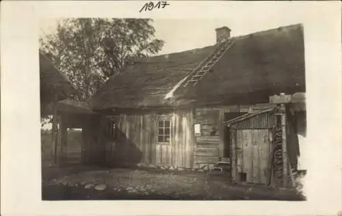 Foto Ak Dorfpartie, altes Haus, I. WK