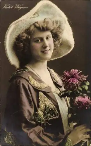 Ak Sängerin Violet Wegner, Porträt, Hut, Blumen, Ehefrau von Petar Petrović-Niegosz