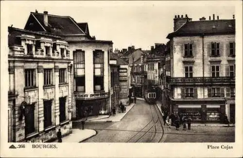 Ak Bourges Cher, Place Cujas, Geschäfte, Straßenbahn