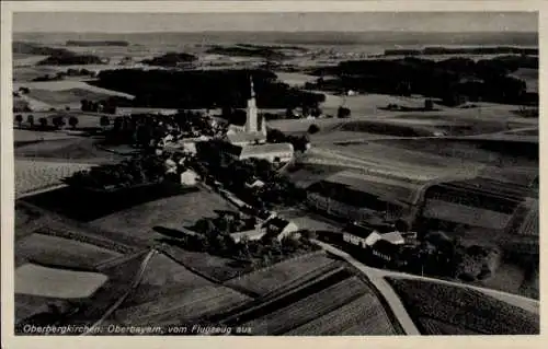 Ak Oberbergkirchen Oberbayern, Fliegeraufnahme von Ort und Umgebung, Kirche, Felder