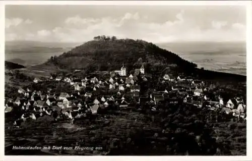 Ak Hohenstaufen Göppingen in Württemberg, Fliegeraufnahme, Burg, Dorf