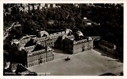 Ak Würzburg am Main Unterfranken, Fliegeraufnahme von der Residenz