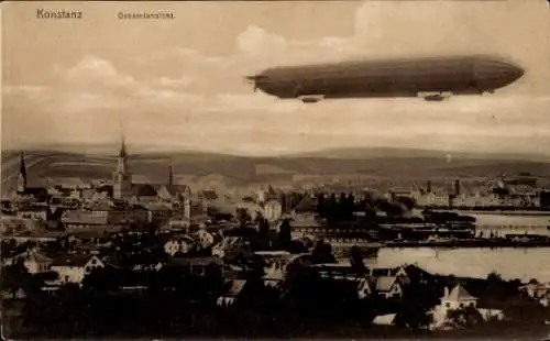 Ak Konstanz am Bodensee, Gesamtansicht, Zeppelin