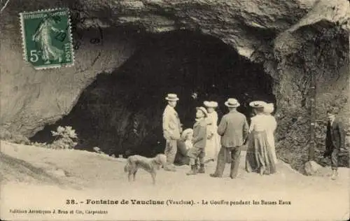 Ak Fontaine de Vaucluse, Le Gouffre pendant les Basses Eaux