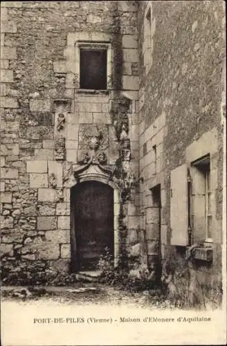 Ak  Port-de-Piles, Maison d'Eleonore d'Aquitaine