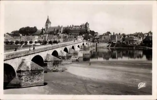 Ak Gien Loiret, Vue generale vers la rive droite de la Loire et le Grand Pont