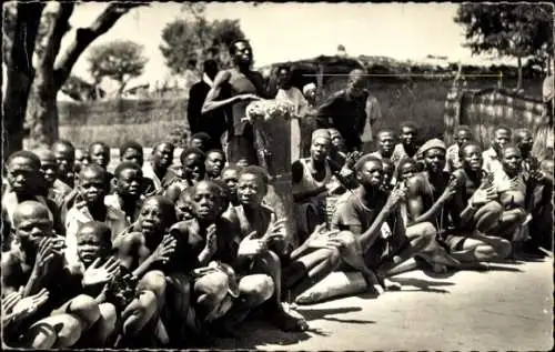 Ak Gruppenbild der Afrikaner, Tam-tam