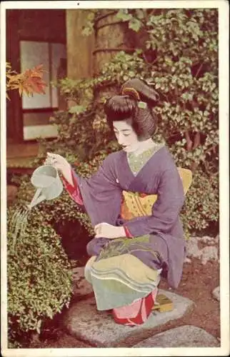 Ak Japan, Geisha beim Blumen giessen, Tracht