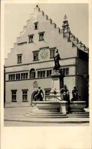 Ak Lindau am Bodensee Schwaben, Rathaus, Brunnen