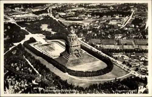 Ak Leipzig in Sachsen, Fliegeraufnahme, Völkerschlachtdenkmal