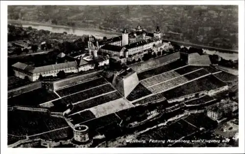 Ak Würzburg am Main Unterfranken, Festung Marienberg, Fliegeraufnahme