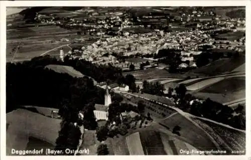 Ak Deggendorf im Bayerischen Wald Niederbayern, Fliegeraufnahme