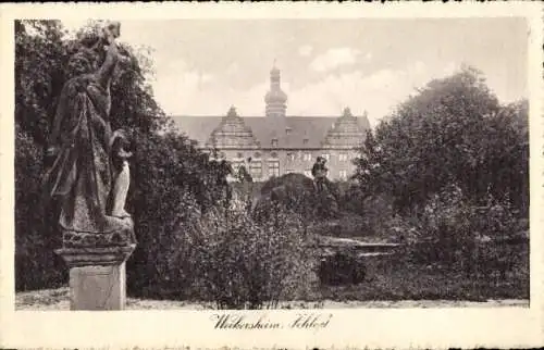 Ak Weikersheim in Tauberfranken, Teilansicht vom Schloss, Statue