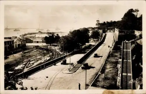 Ak Brest Finistère, Les Rampes, Treppe, Straße, Gleise