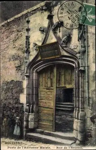 Ak Poitiers Vienne, Porte de l'Ancienne Mairie, Rue de l'Arcenu