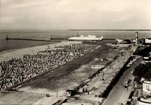Ak Ostseebad Warnemünde Rostock, Strand, Promenade, Blick aus dem Hotel "Neptun"