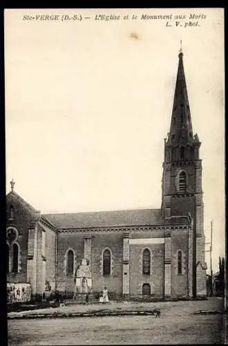 Ak Sainte Verge Deux Sevres, L'Eglise et le Monument aux Morts