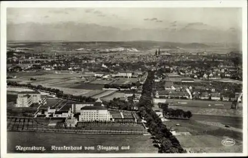 Ak Regensburg an der Donau Oberpfalz, Fliegeraufnahme, Krankenhaus