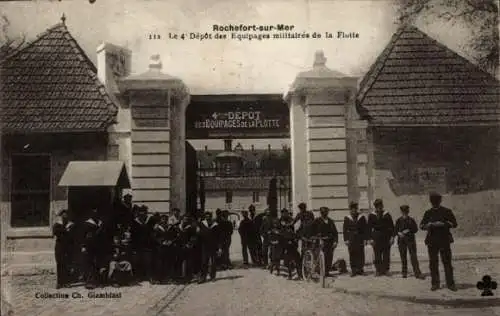 Ak Rochefort sur Mer Charente Maritime, 4. Depot des Equipages militaires de la Flotte, Gruppenbild