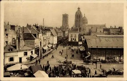 Ak Tours Indre et Loire, Markt, Basilika St. Martin, Turm Charlemagne, Uhrenturm