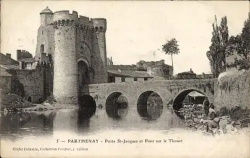 Ak Parthenay Deux Sèvres, Porte Saint JacquesPont sur le Thouet