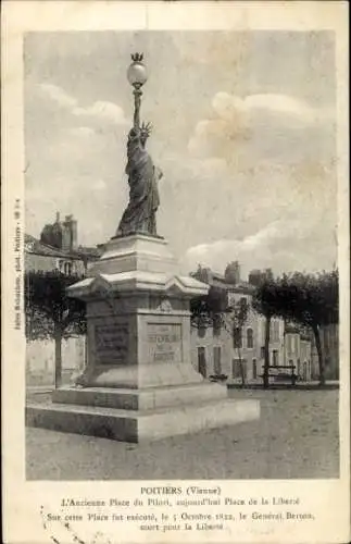 Ak Poitiers Vienne, L'Ancienne Place du Pilori, aujourd'hui Place de la Liberie