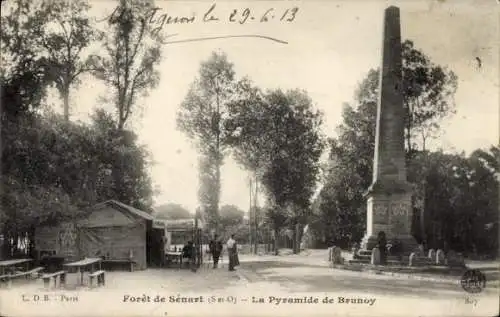 Ak Forêt de Sénart Essonne, Pyramide de Brunoy