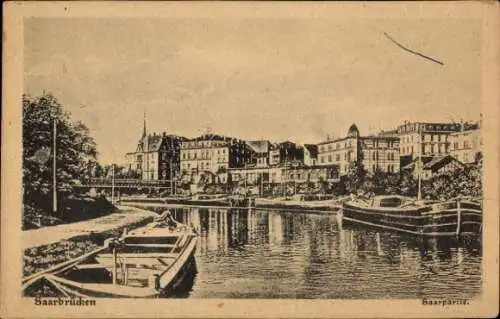 Ak Saarbrücken im Saarland, Boote, Brücke, Flussansicht