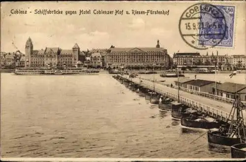 Ak Koblenz am Rhein, Schiffsbrücke gegen Hotel Coblenzer Hof und Riesen Fürstenhof