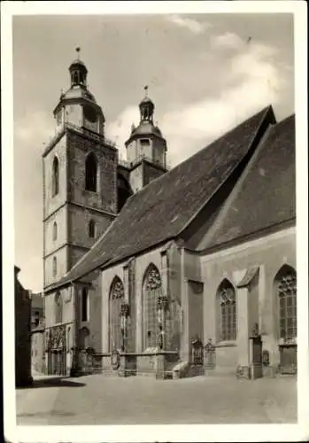 Ak Lutherstadt Wittenberg, Luthers Predigtkirche von Süden, Chor und Westbau mit Türmen