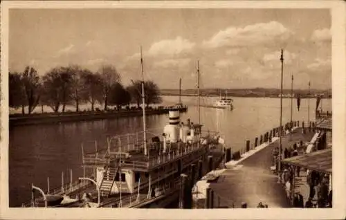 Ak Bregenz am Bodensee Vorarlberg, Dampfer am Anleger, Bodensee