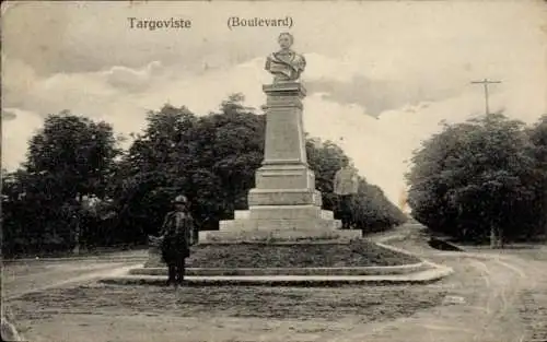 Ak Târgoviște Rumänien, Denkmal, Boulevard