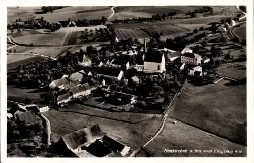 Ak Neukirchen am Inn, Fliegeraufnahme