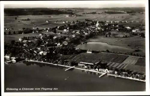 Ak Chieming am Chiemsee Oberbayern, Fliegeraufnahme vom Ort