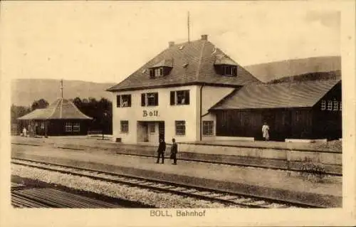 Ak Bad Boll  im Landkreis Göppingen, Bahnhof, Gleisseite