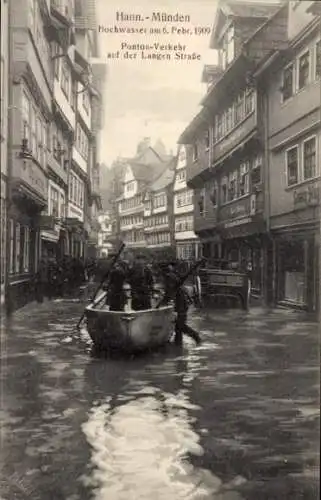 Ak Hann. Münden in Niedersachsen, Hochwasser 6. Februar 1909, Ponton Verkehr a. d. Langen Straße