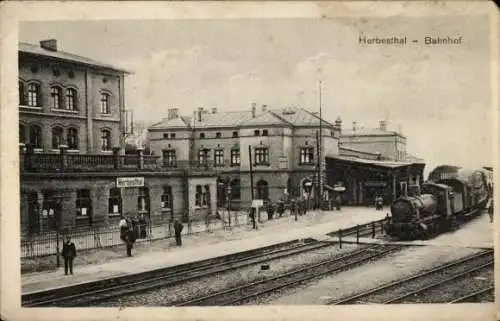 Ak Herbesthal Lontzen Wallonien Lüttich, Bahnhof, Gleisseite, Dampflok