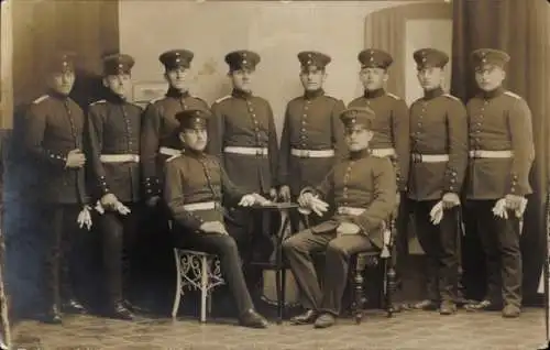 Foto Ak Neu Ulm in Schwaben, Deutsche Soldaten in Uniformen, I WK