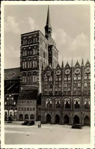 Ak Stralsund, Rathaus mit Nicolaikirche